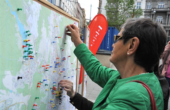 Lidé umísťovali špendlíky na pocitovou mapu Brna.