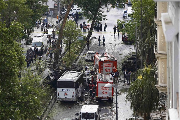 U autobusové zastávky v Istanbulu vybuchla nálož, pět zraněných