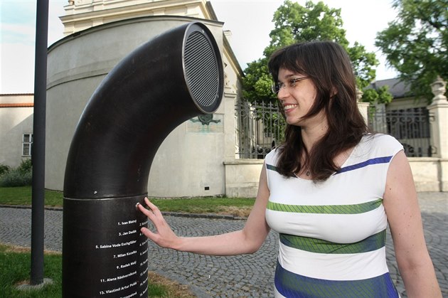 Olomouc se me jako tetí msto pynit poesiomatem, který nov stojí na...