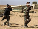 Syrská armáda útoí na pozice takzvaného Islámského státu u msta Rakká. (6....