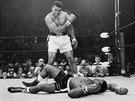Muhammad Ali poráí Sonnyho Listona.