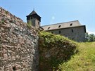 Jiní palác hradu Litice v minulosti dostal novou stechu. Jet ped 50 lety...