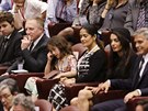 Celebrity u papee: Richard Gere (zcela vlevo), Salma Hayeková a George Clooney...