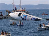 Do Egejskho moe u tureckho letoviska Kusadasi byl potopen airbus A300....
