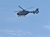 Hledání zdroje radioaktivního záření začal vrtulník Eurocopter, který je...