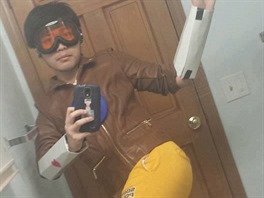 Low-cost Tracer cosplay