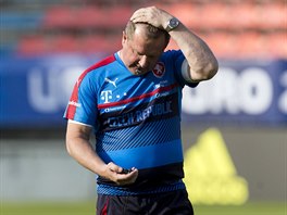 Pavel Vrba na oteveném tréninku eských fotbalist v Tours