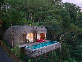 V thajském Phuketu stojí resort Keemala s luxusními apartmány v korunách...