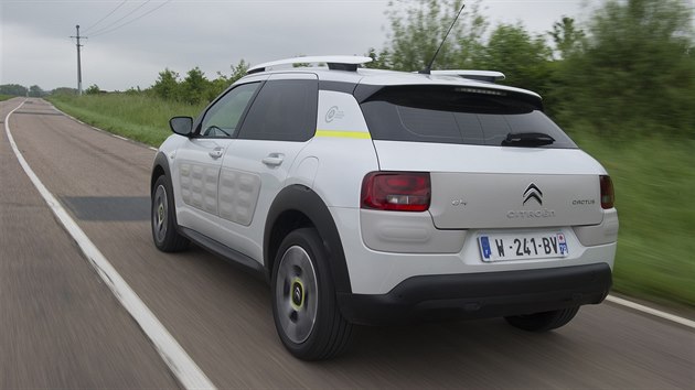 Prototyp Citroënu C4 Cactus ukazuje nová řešení, kterými chce automobilka uspokojit zákazníky vyhledávající jízdní komfort, který značku proslavil.