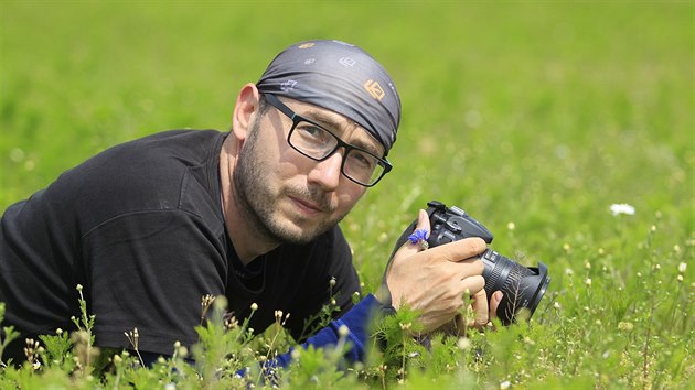 Radomr Nmec pracuje jako kurtor botanickch sbrek Jihomoravskho muzea ve Znojm. Bydl na okraji nrodnho parku Podyj v Konicch.