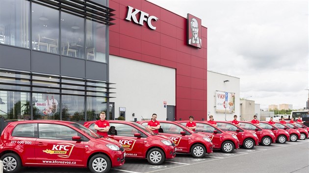 KFC zavádí v Čechách dovážkový servis.