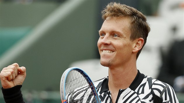 esk tenista Tom Berdych se raduje z vhry nad Davidem Ferrerem ze panlska.