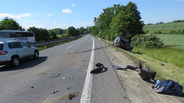 Provoz na dlnici D46 zkomplikovala nehoda osobnho auta. Na jejm potku bylo sehnut idie za jzdy pro mobiln telefon s navigac.