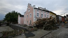 Následky bleskových povodní v bavorské vesnici Simbach am Inn (1. června 2016)