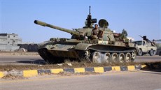 Libyjské milice dobývají Syrtu, kterou od roku 2014 dr�el Islámský stát (9....