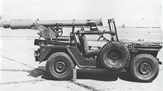Nukleární zbraový systém Davy Crockett na lehkém terénním automobilu