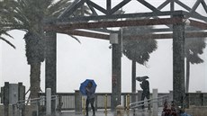 Floridský guvernér ji ped píchodem boue vyhlásil stav nouze (6. erven 2016)