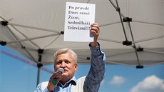 Demonstrace Aliance národních sil ped budovou eské televize v Praze (8....