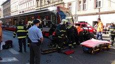 Ve Francouzské ulici se srazila tramvaj s autem (7.6.2016).