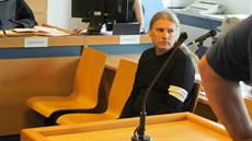 Obalovaný Petr Hráek u zlínského krajského soudu.