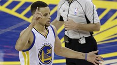 Stephen Curry z Golden State v závrených minutách finále NBA s Clevelandem.