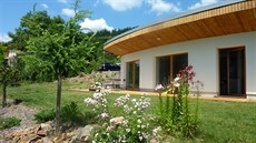 Díky tvaru v�jí�e si majitelé u�ívají slunce od svítání a� do západu. 