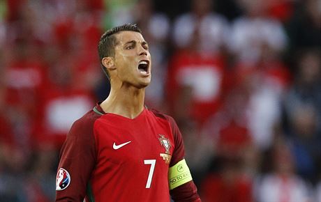 Cristiano Ronaldo bhem zpasu proti Rakousku.