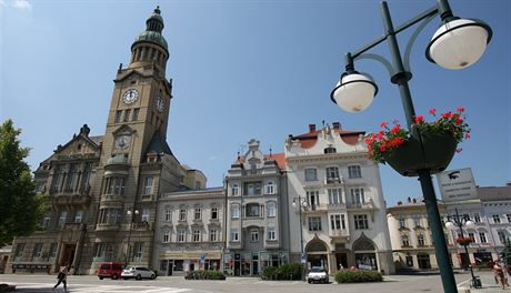 Vedení prostjovské radnice (na snímku její budova) odmítá pochybnosti u zakázky na architekty územního plánu. Její okolnosti nyní vyetuje policie, nebo sout chystali exmajitelé vítzné firmy.