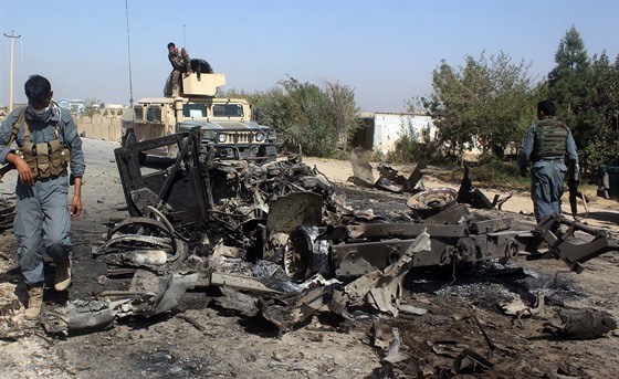 Afghánská armáda ve mst Kundúz po útoku dronu. (2. 10. 2015)