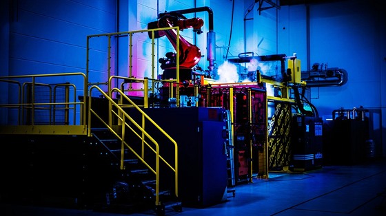 Adidas otevírá v Nmecku nové rychlotovárny ovládané roboty