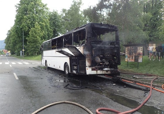 Poár zachvátil ve Frentát pod Radhotm na Novojiínsku autobus, v nm...