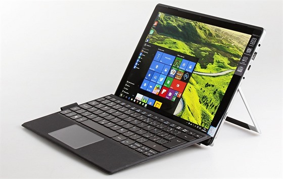 Acer Aspire Switch Alpha 12 je velice povedený notebooko-tablet.