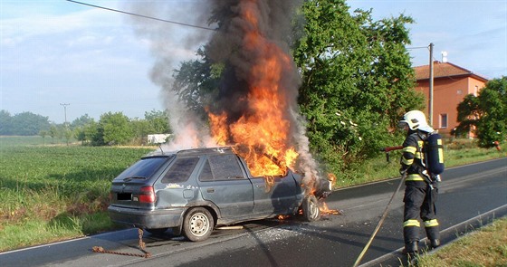 Hasim bylo u pi píjezdu jasné, e auto nemají anci zachránit.