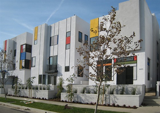 Řadové domy inspirované Mondrianem navrhlo studio Van Tilburg, Banvard a...