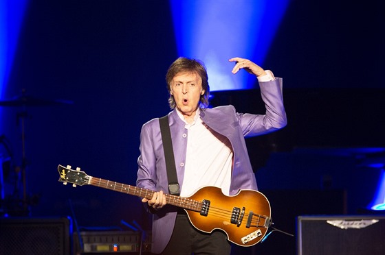 Paul McCartney na koncertu z turné One on One (16. ervna 2016, O2 arena, Praha)