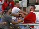 Rutí fanouci na stadionu v Marseille napadají anglické píznivce (11. ervna...