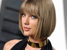 Zpvaka Taylor Swiftová zaínala s princeznovskou vizáí a vlnitými loknami, v...