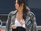 Kim Kardashianová v kiváku Enfants Riches Déprimés