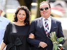 Jana Bobo�íková p�ichází na oslavu narozenin Václava Klause (19.6.2016)