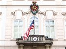Pieta ped americkou ambasádou v Praze za obti stelby v Orlandu (13. ervna...