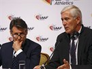 Prezident Mezinárodní atletické federace IAAF Sebastian Coe (vlevo) a nezávislý...