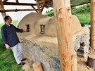 Repliku st�edov�k� tavic� pece vyrobili pracovn�ci Muzea Vyso�iny v Havl��kov�...