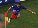 DRUHÝ ZÁPAS, DRUHÝ GÓL. Dimitri Payet byl opt za hrdinu francouzské fotbalové...