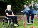 Jan elezný radí handicapované atletce Katein Novákové.
