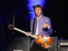 Paul McCartney na koncertu z turné One on One (16. ervna 2016, O2 arena, Praha)