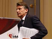 Prezident Mezinárodní atletické federace IAAF Sebastian Coe pichází na...