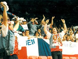 Sektor eskch fanouk bhem vodnho utkn Eura 1996 v Manchesteru na Old...