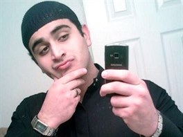 Devtadvacetilet Omar Mateen, kter v gay klubu na Florid zastelil 50 lidi a...