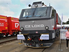 Tuzemská firma CZ Loko pedvádí v Ostrav svoji lokomotivu Class 12, která je...