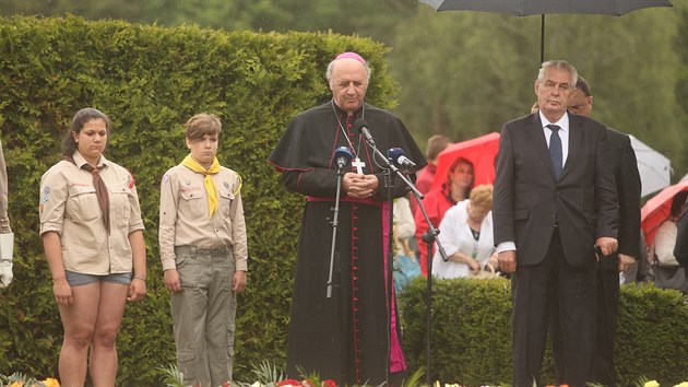 Milo Zeman na pietnm aktu v Lidicch.